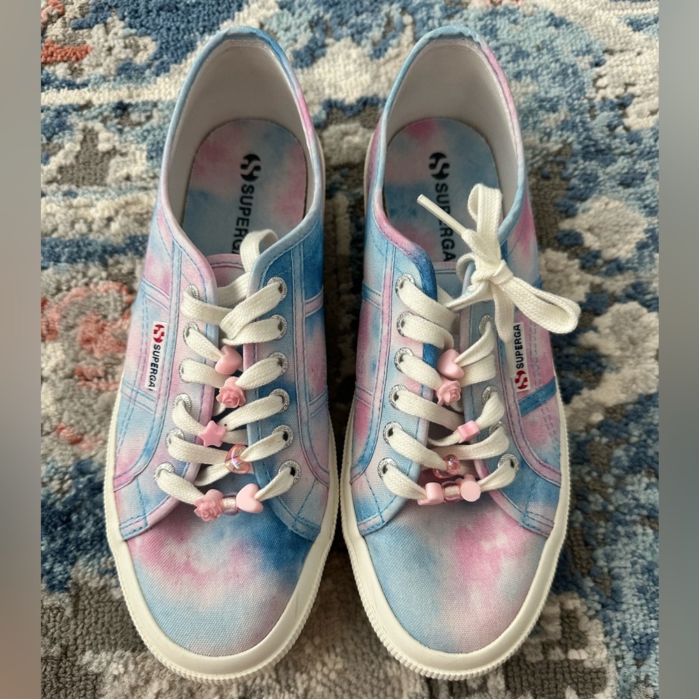 EUC LIKE NEW SUPERGA SNEAKERS